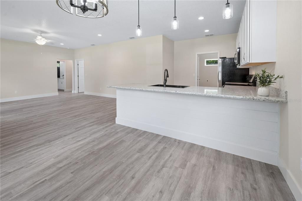 For Sale: $274,900 (3 beds, 2 baths, 1540 Square Feet)