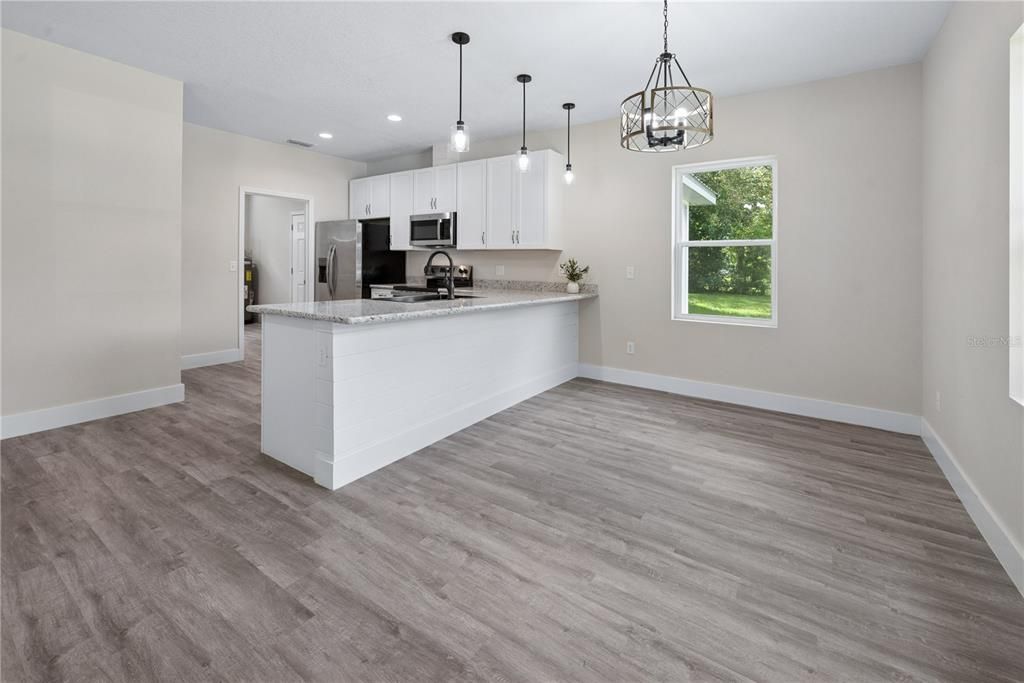 For Sale: $274,900 (3 beds, 2 baths, 1540 Square Feet)