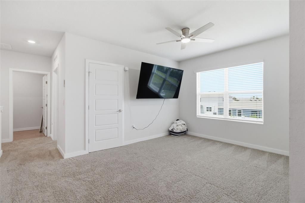 For Rent: $4,200 (5 beds, 3 baths, 2605 Square Feet)