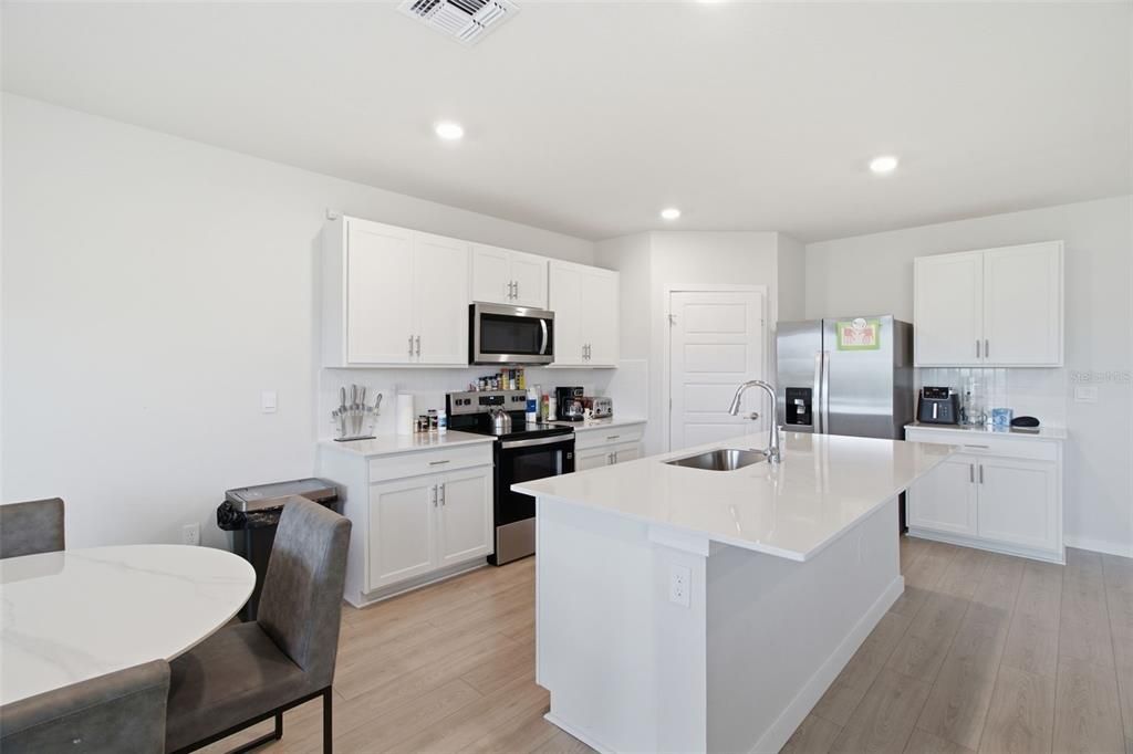 For Rent: $4,200 (5 beds, 3 baths, 2605 Square Feet)