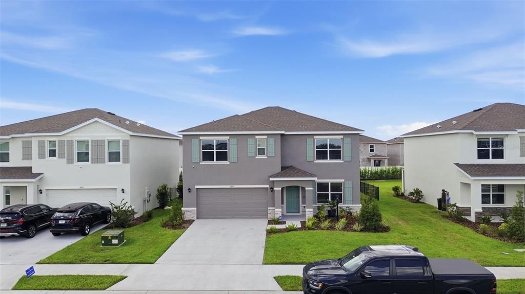 For Rent: $4,200 (5 beds, 3 baths, 2605 Square Feet)