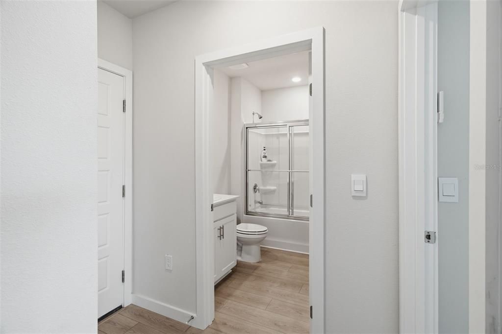 For Rent: $4,200 (5 beds, 3 baths, 2605 Square Feet)