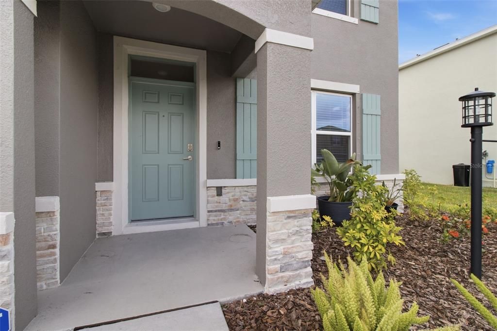 For Rent: $4,200 (5 beds, 3 baths, 2605 Square Feet)