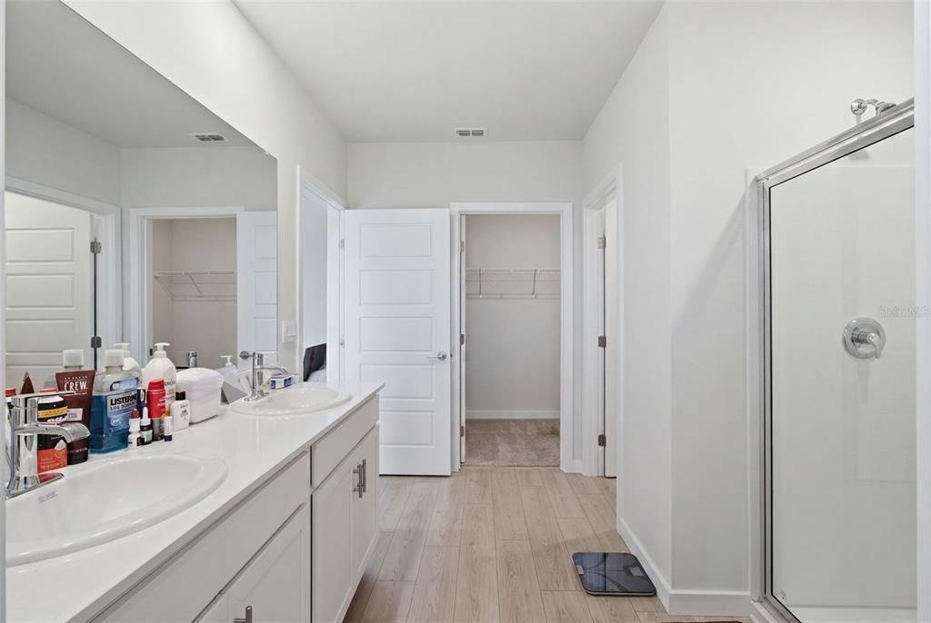 For Rent: $4,200 (5 beds, 3 baths, 2605 Square Feet)