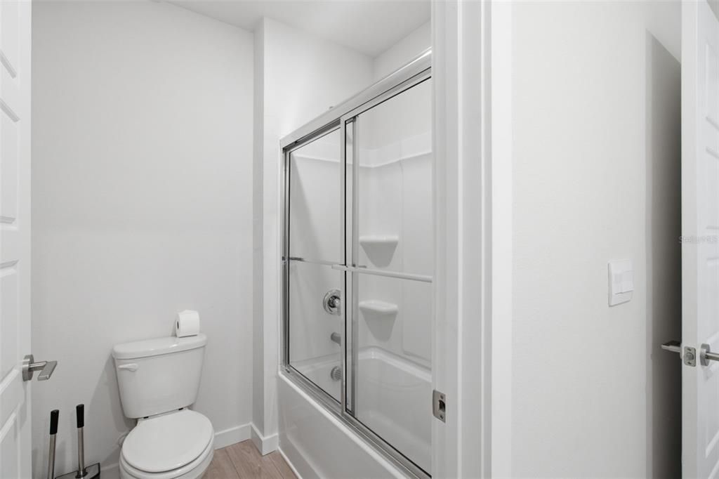 For Rent: $4,200 (5 beds, 3 baths, 2605 Square Feet)
