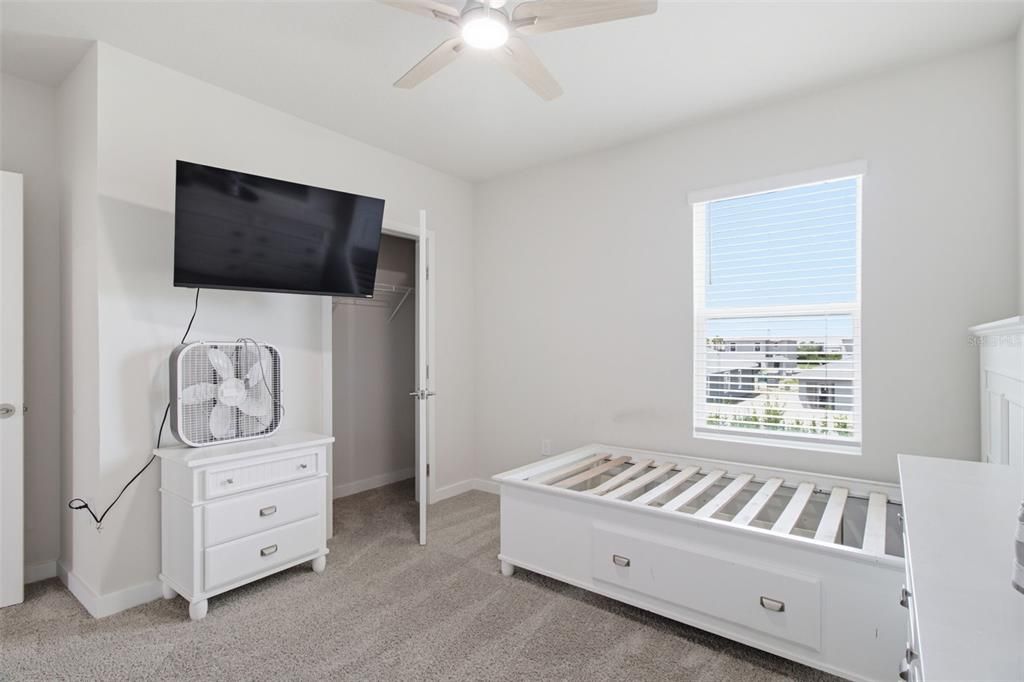 For Rent: $4,200 (5 beds, 3 baths, 2605 Square Feet)
