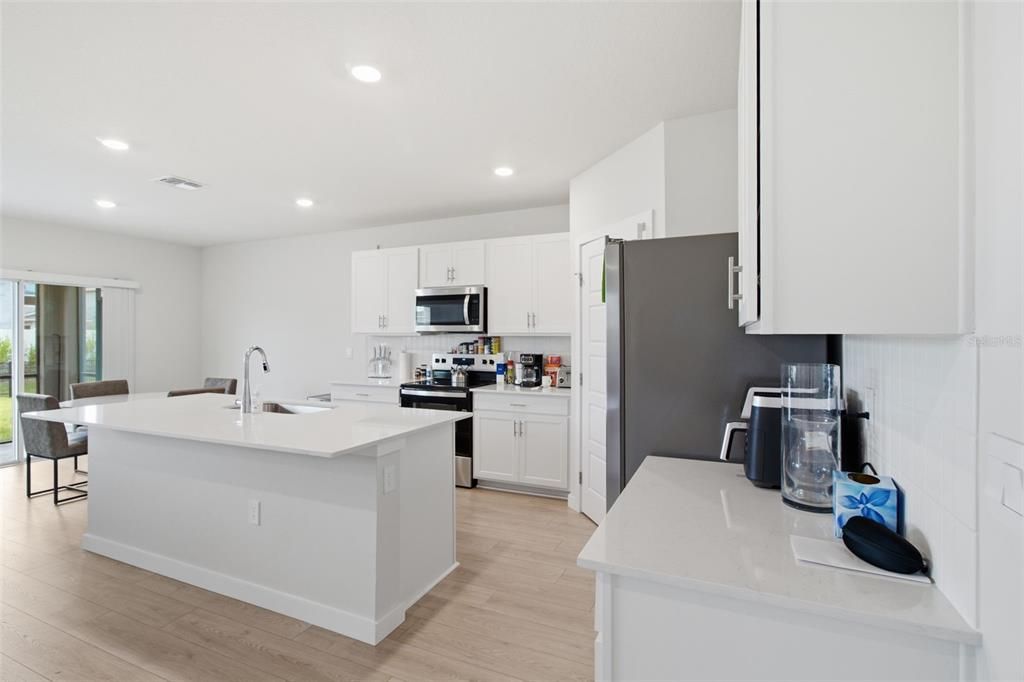 For Rent: $4,200 (5 beds, 3 baths, 2605 Square Feet)