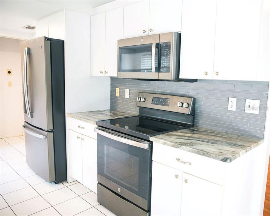 En Venta: $400,000 (3 camas, 2 baños, 1902 Pies cuadrados)