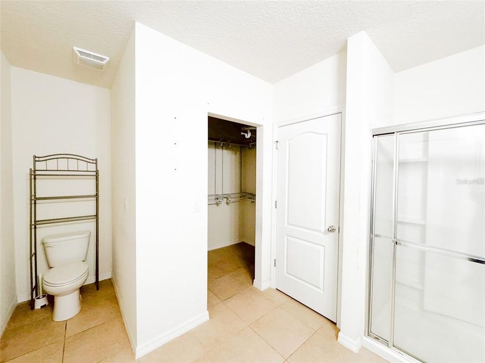 For Rent: $2,100 (4 beds, 2 baths, 1835 Square Feet)