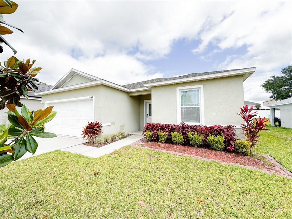 For Rent: $2,100 (4 beds, 2 baths, 1835 Square Feet)
