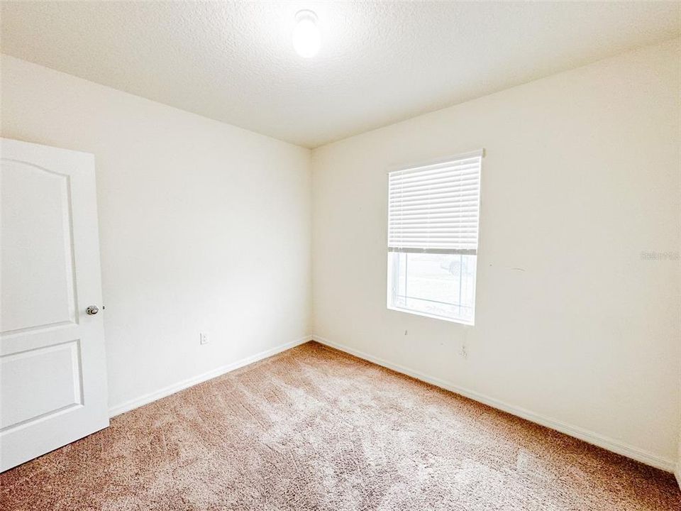 For Rent: $2,100 (4 beds, 2 baths, 1835 Square Feet)