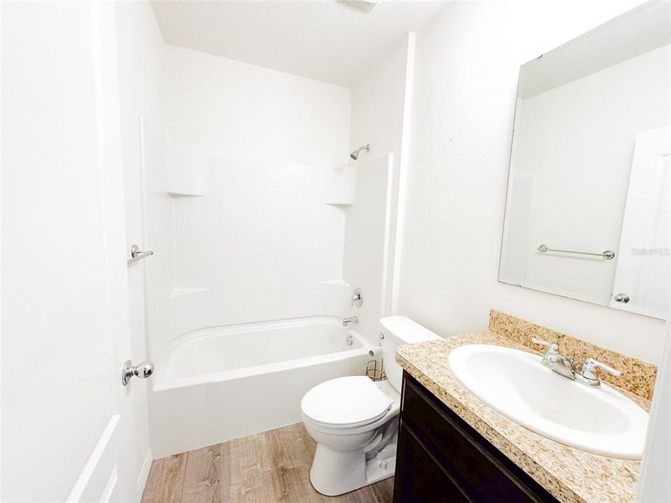 For Rent: $2,100 (4 beds, 2 baths, 1835 Square Feet)