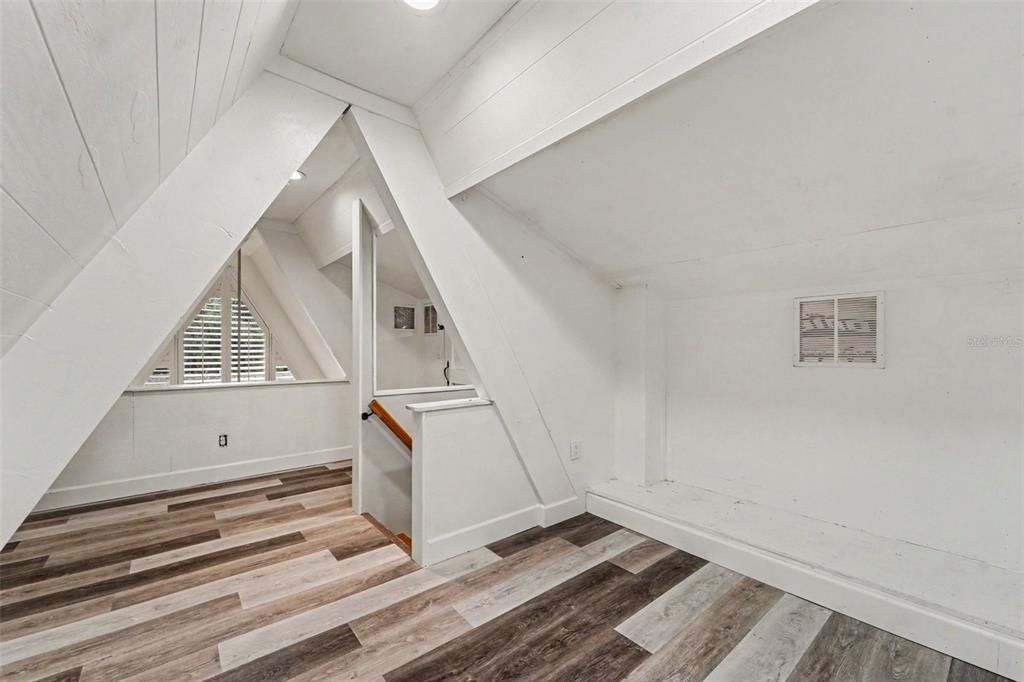 En Venta: $345,000 (1 camas, 1 baños, 1045 Pies cuadrados)