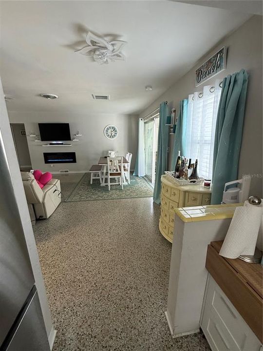 В аренду: $5,000 (3 спален, 3 ванн, 1363 Квадратных фут)