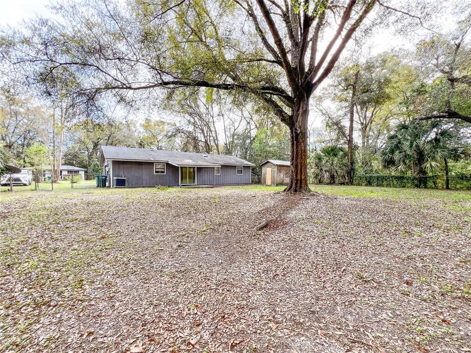 For Rent: $1,600 (3 beds, 2 baths, 1080 Square Feet)