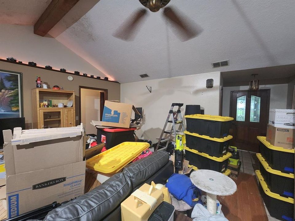 На продажу: $265,000 (3 спален, 2 ванн, 1859 Квадратных фут)