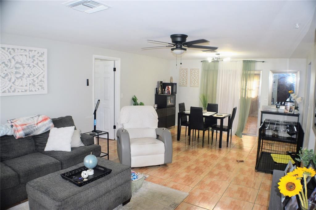 For Sale: $254,000 (2 beds, 2 baths, 1461 Square Feet)