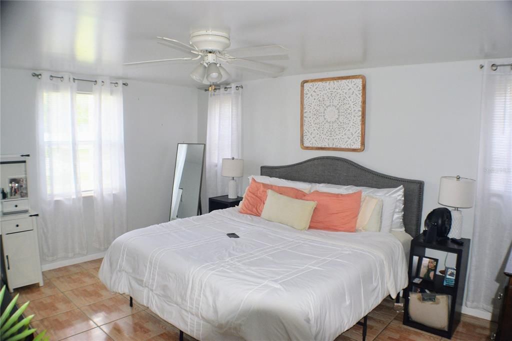 For Sale: $254,000 (2 beds, 2 baths, 1461 Square Feet)