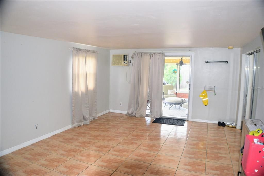 For Sale: $254,000 (2 beds, 2 baths, 1461 Square Feet)