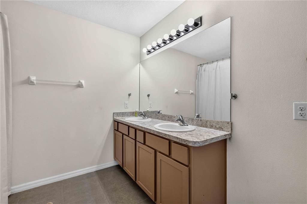 En Venta: $364,900 (3 camas, 2 baños, 1690 Pies cuadrados)