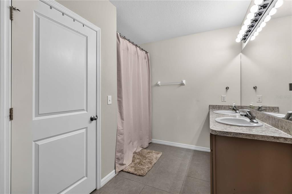 En Venta: $364,900 (3 camas, 2 baños, 1690 Pies cuadrados)