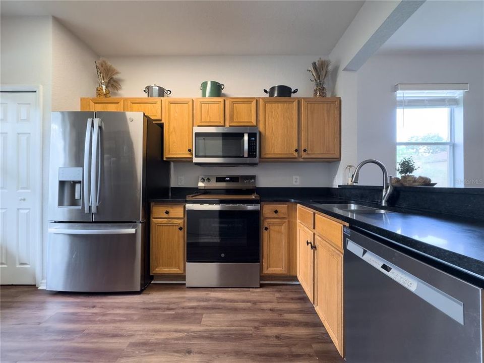For Sale: $295,000 (4 beds, 3 baths, 1856 Square Feet)