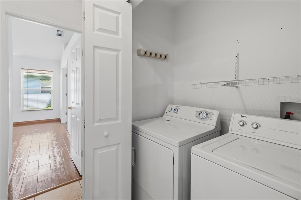 For Sale: $349,900 (4 beds, 2 baths, 1842 Square Feet)