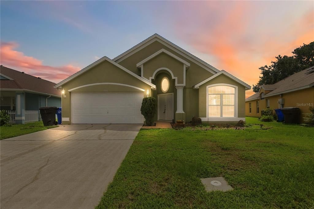 For Sale: $349,900 (4 beds, 2 baths, 1842 Square Feet)