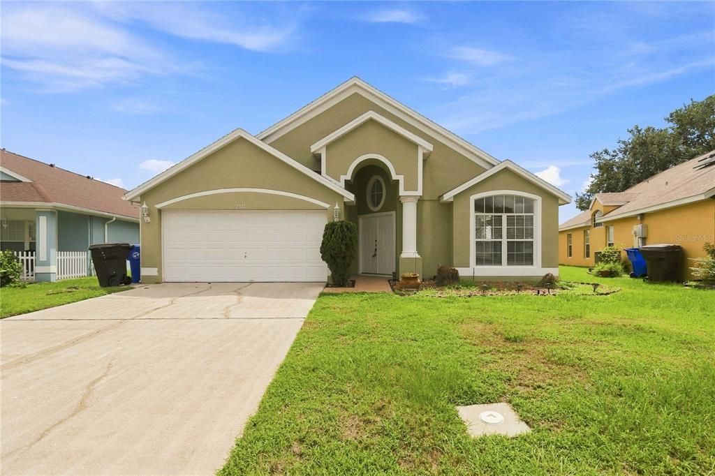 For Sale: $349,900 (4 beds, 2 baths, 1842 Square Feet)
