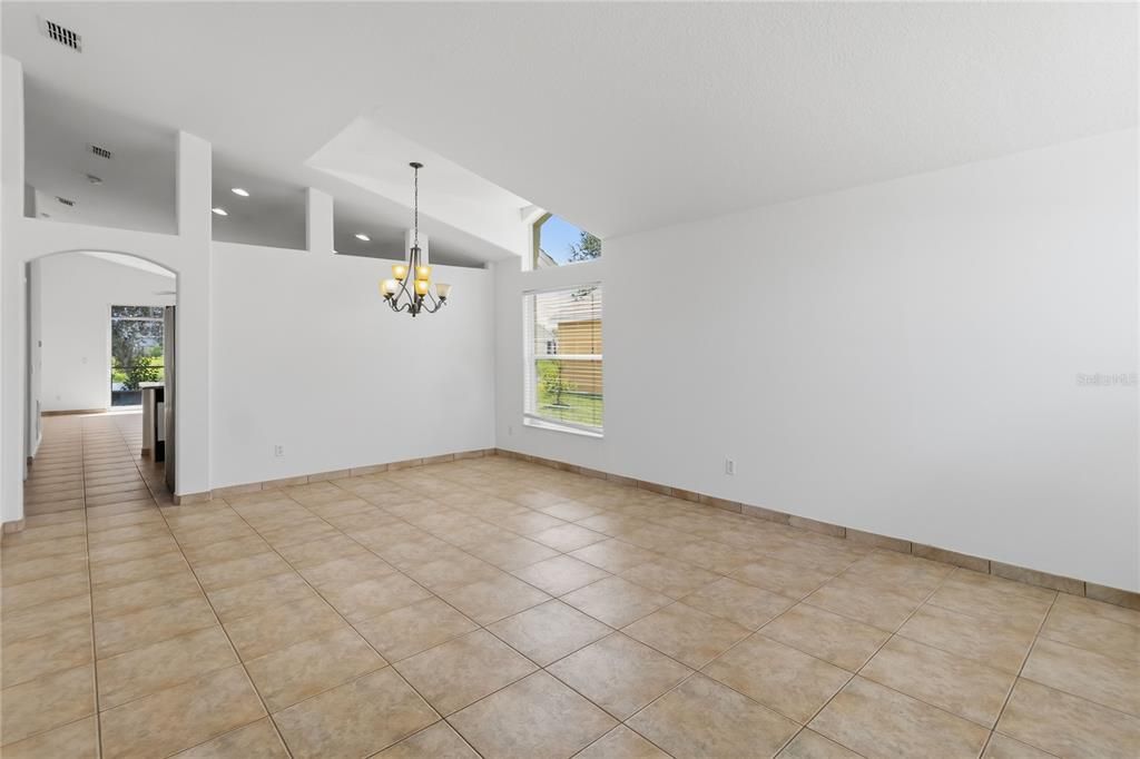 For Sale: $349,900 (4 beds, 2 baths, 1842 Square Feet)