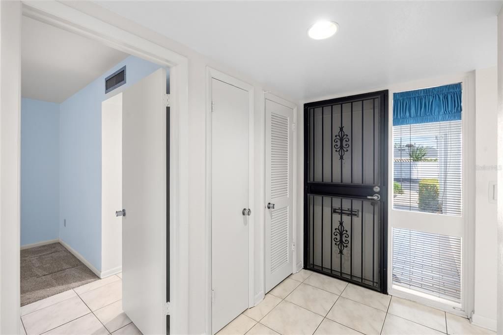 На продажу: $379,900 (2 спален, 2 ванн, 1730 Квадратных фут)