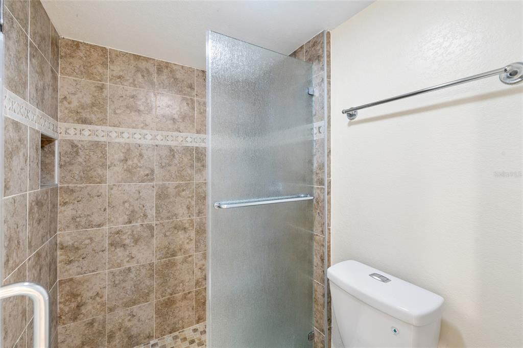 На продажу: $379,900 (2 спален, 2 ванн, 1730 Квадратных фут)