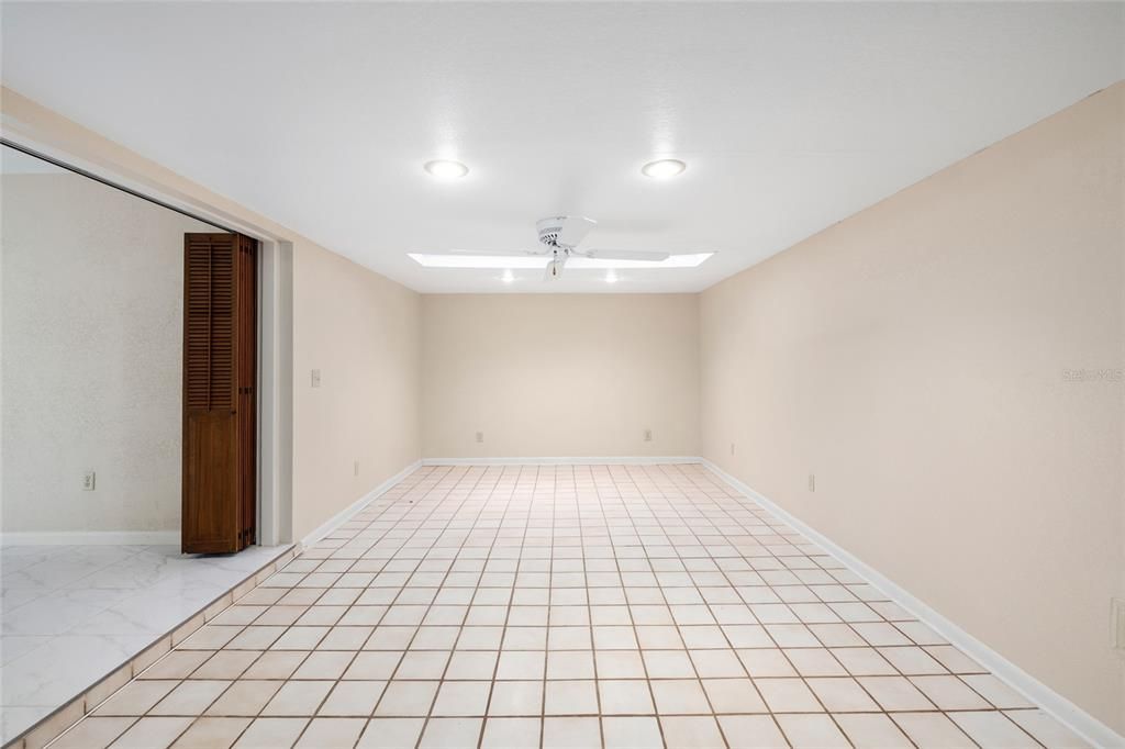 На продажу: $379,900 (2 спален, 2 ванн, 1730 Квадратных фут)