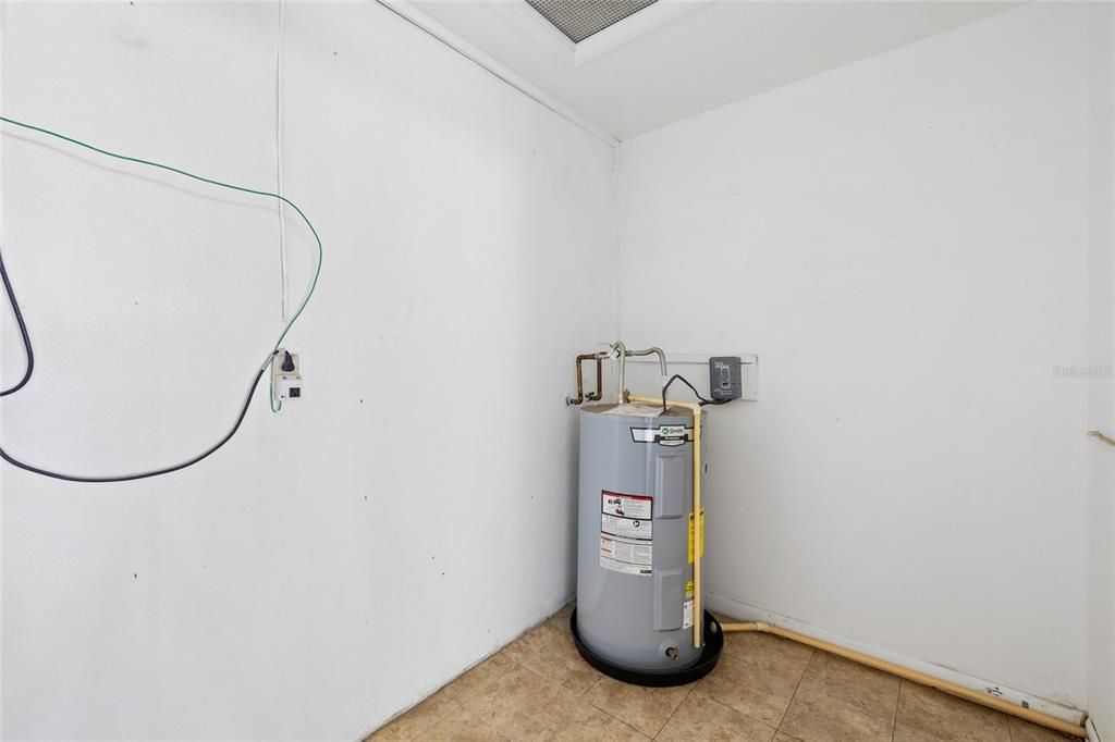 На продажу: $379,900 (2 спален, 2 ванн, 1730 Квадратных фут)