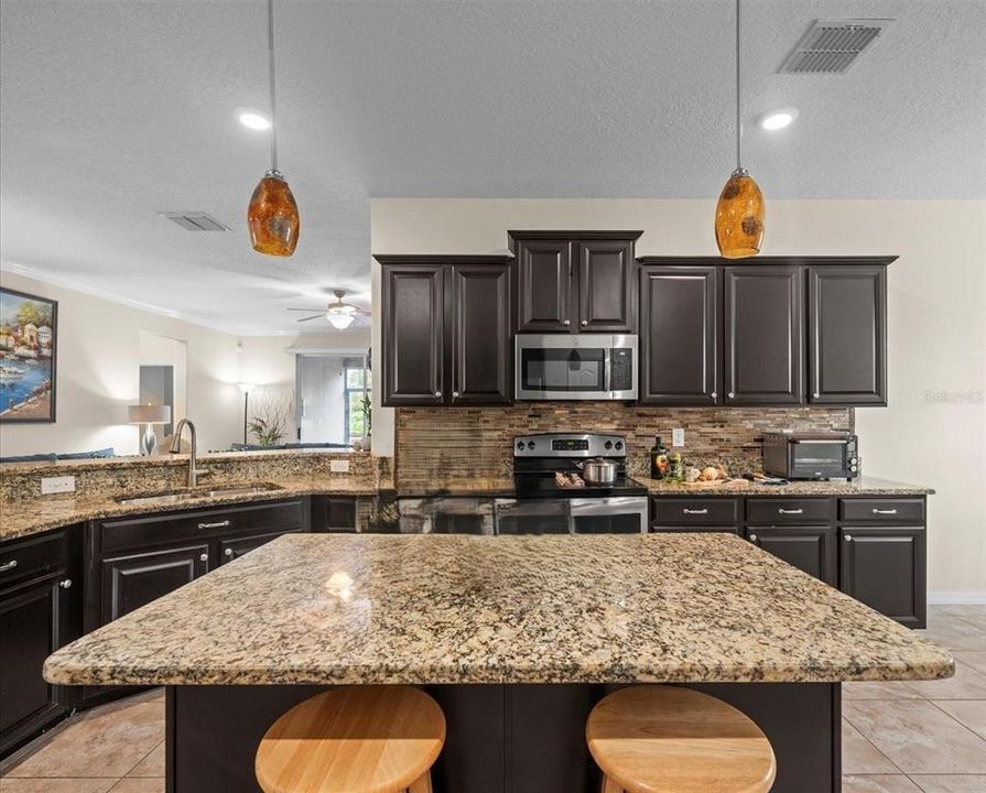 For Sale: $389,900 (4 beds, 3 baths, 2293 Square Feet)