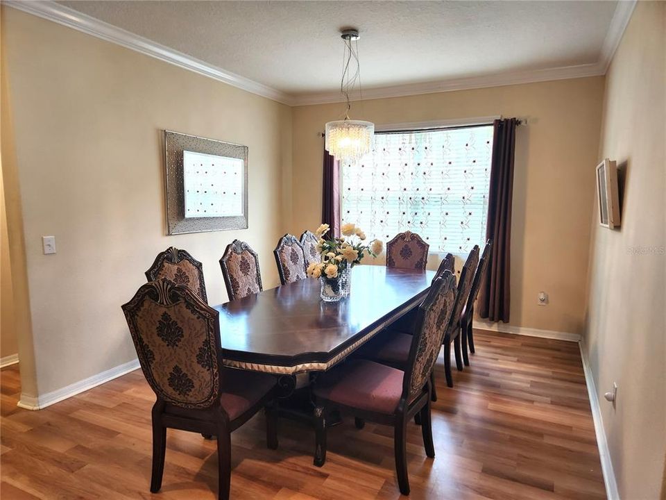 For Sale: $389,900 (4 beds, 3 baths, 2293 Square Feet)