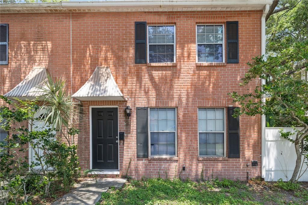 For Rent: $2,350 (2 beds, 1 baths, 1080 Square Feet)