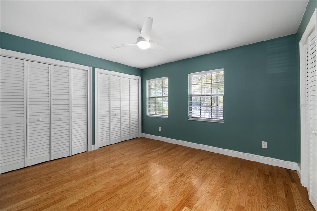 For Rent: $2,350 (2 beds, 1 baths, 1080 Square Feet)