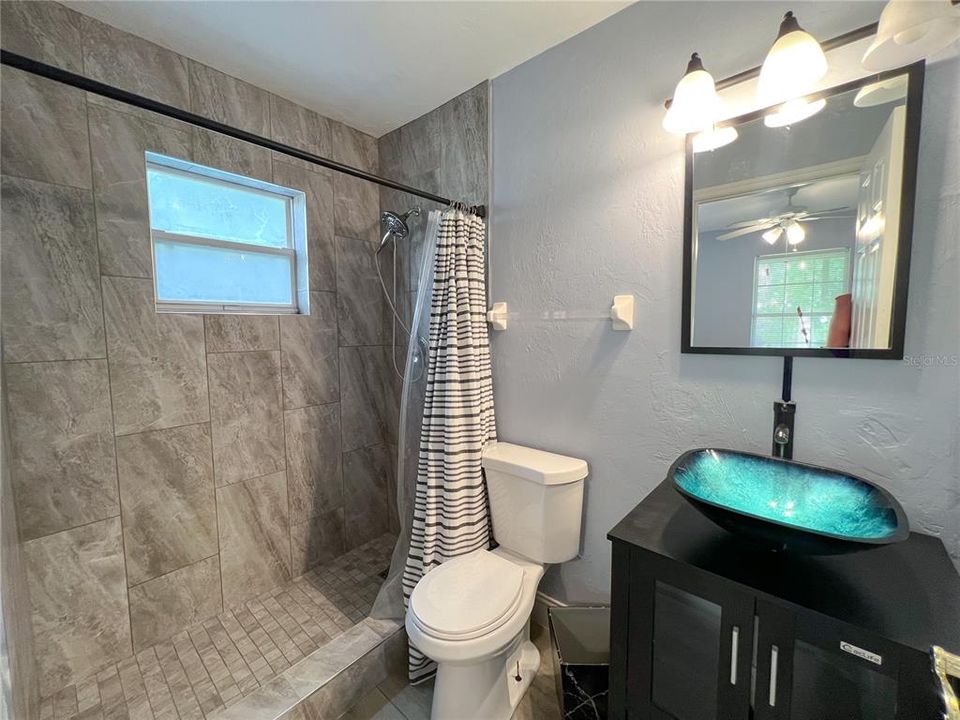 В аренду: $1,850 (3 спален, 2 ванн, 1058 Квадратных фут)