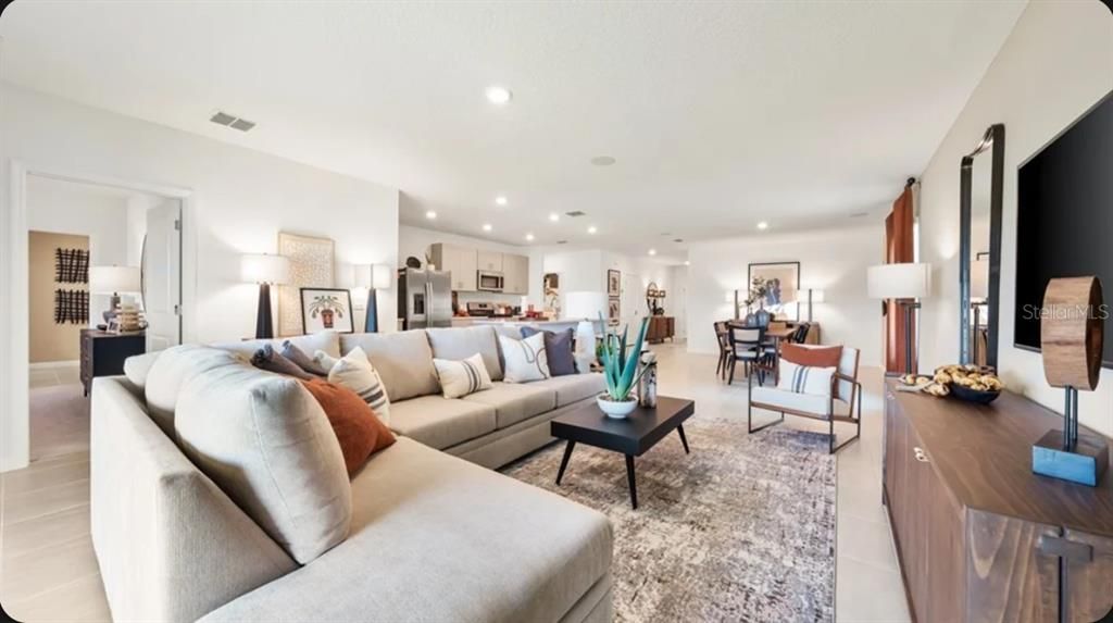 For Sale: $359,999 (4 beds, 3 baths, 2106 Square Feet)