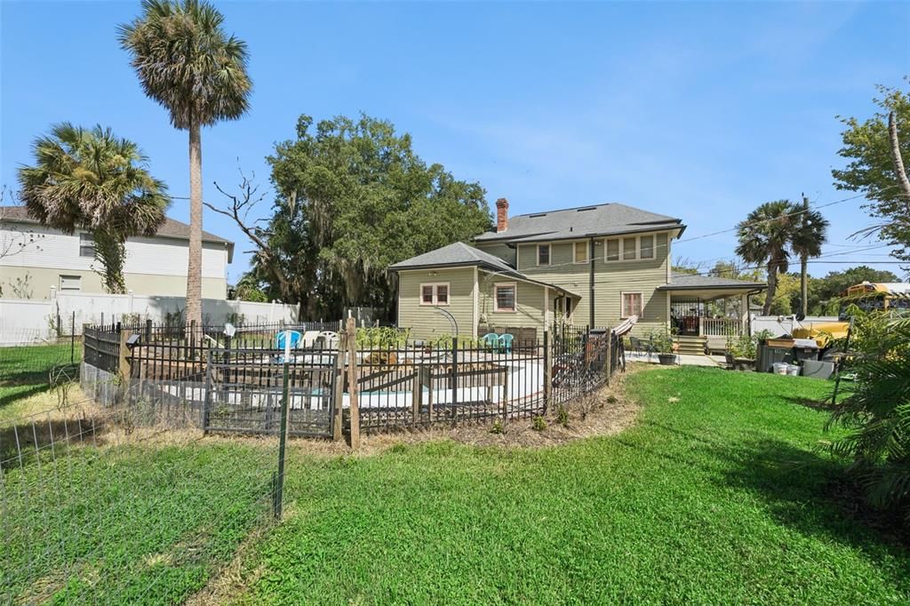 For Sale: $579,900 (4 beds, 3 baths, 2196 Square Feet)