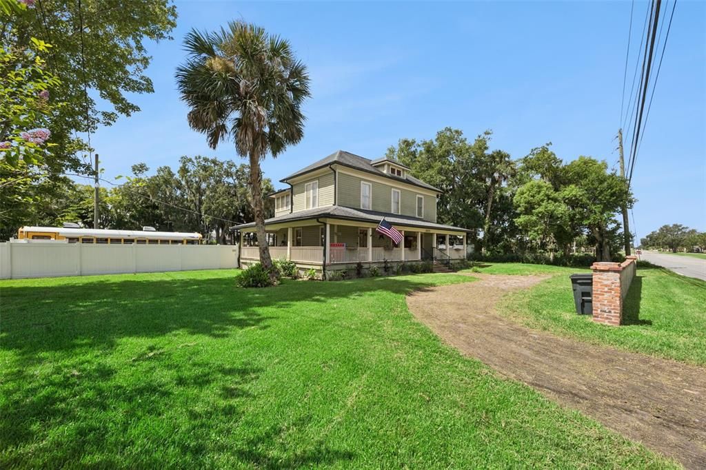 For Sale: $579,900 (4 beds, 3 baths, 2196 Square Feet)