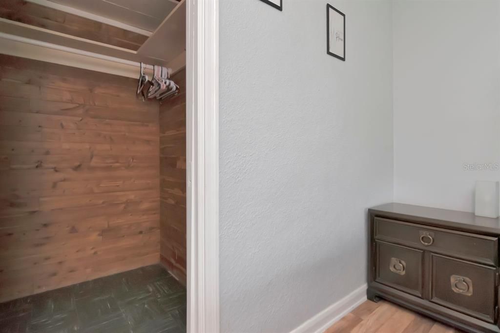 En Venta: $439,000 (4 camas, 2 baños, 1732 Pies cuadrados)