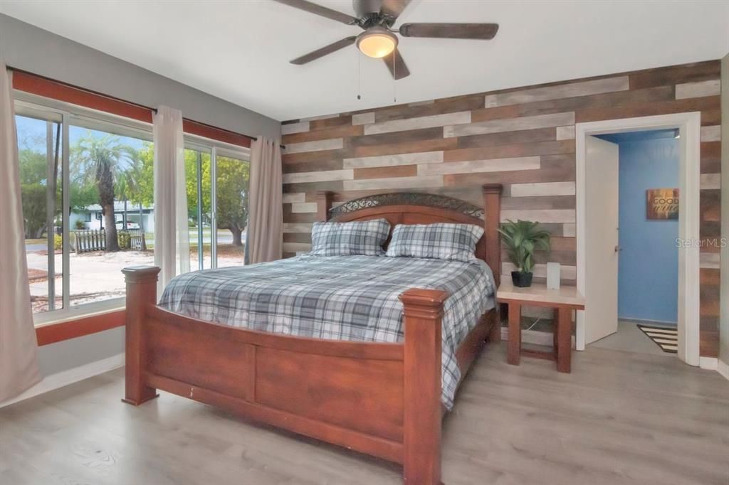 En Venta: $439,000 (4 camas, 2 baños, 1732 Pies cuadrados)