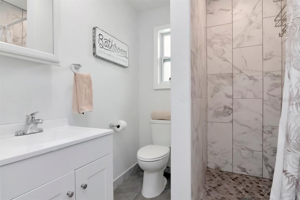 En Venta: $439,000 (4 camas, 2 baños, 1732 Pies cuadrados)