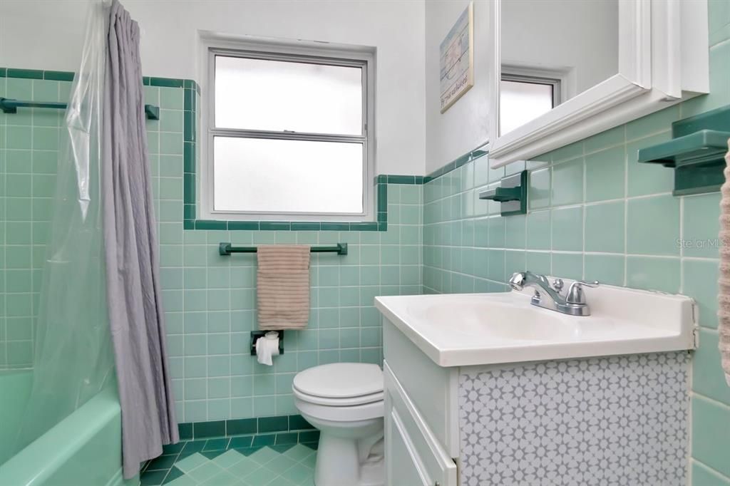 En Venta: $439,000 (4 camas, 2 baños, 1732 Pies cuadrados)
