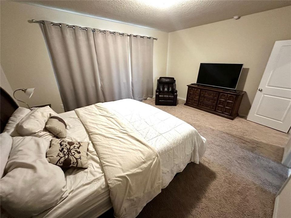 For Rent: $6,300 (4 beds, 3 baths, 3306 Square Feet)