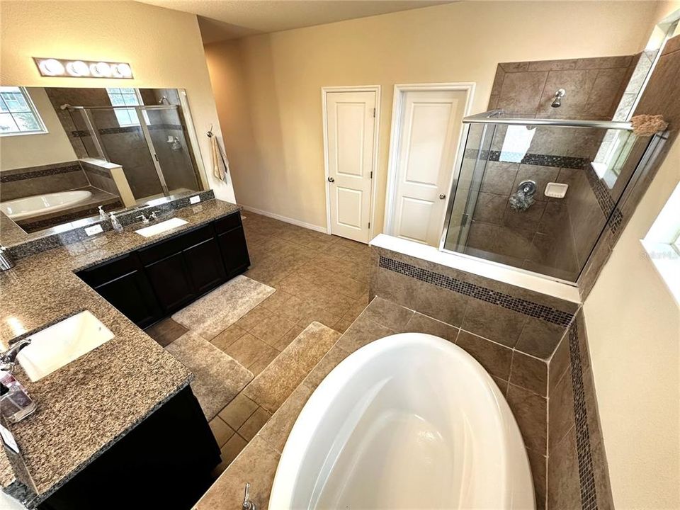 For Rent: $6,300 (4 beds, 3 baths, 3306 Square Feet)