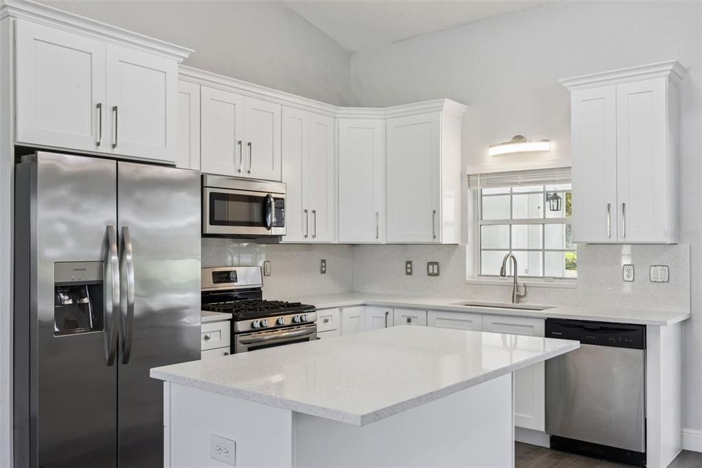 For Sale: $359,900 (3 beds, 2 baths, 1919 Square Feet)