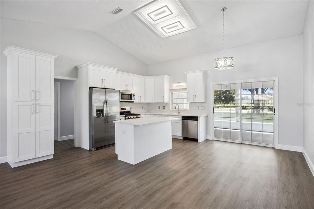 For Sale: $359,900 (3 beds, 2 baths, 1919 Square Feet)